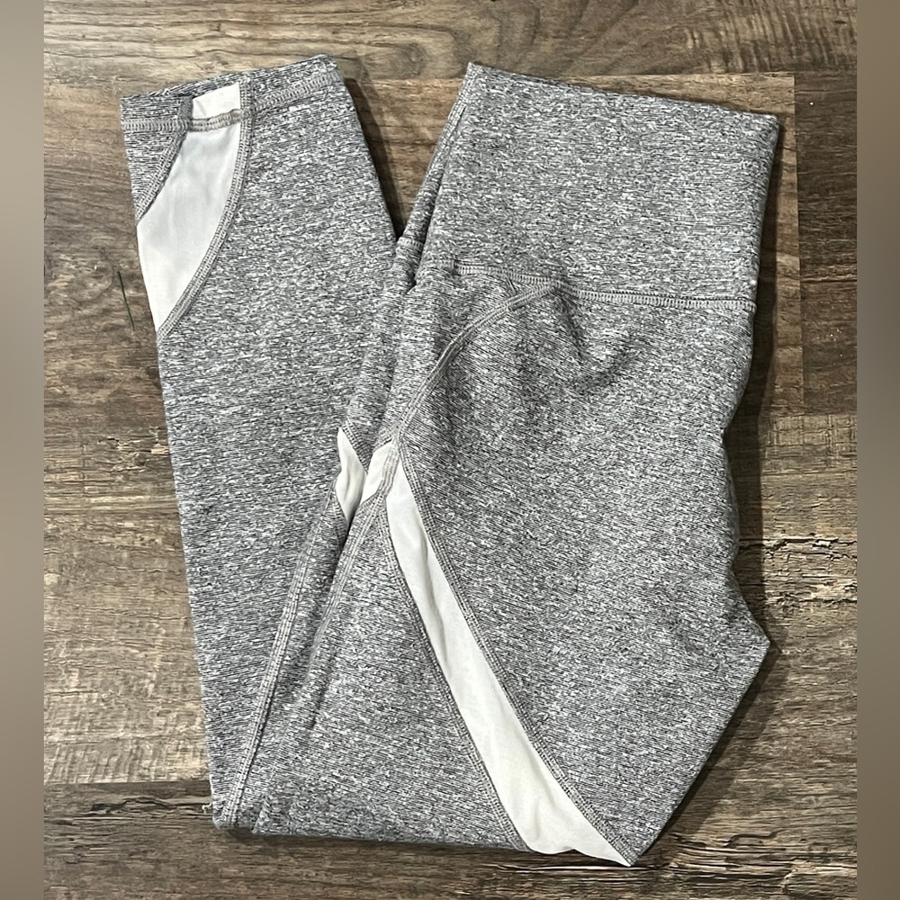 Fina Price AerieGray and White Athletic Leggings